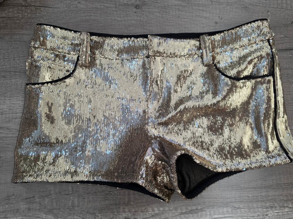 Juicy Couture Silver Sequin Shorts – Size 0